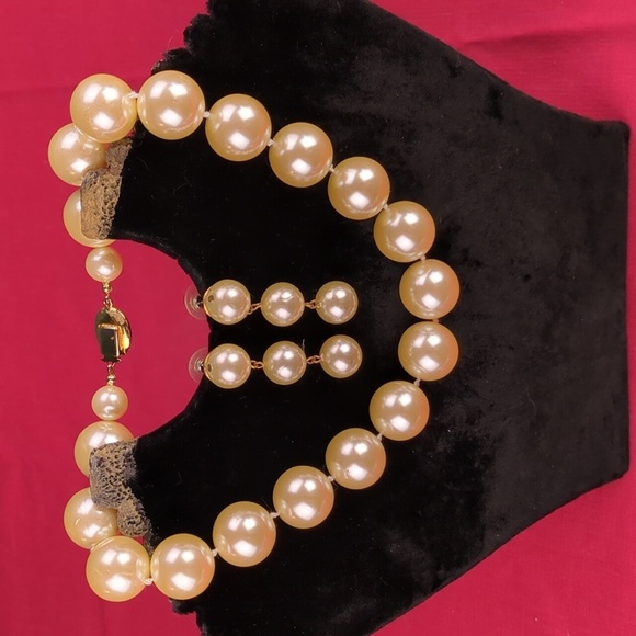 Vintage Oversized Faux Pearl Statement Necklace and Earrings Set - Picture 1 of 10